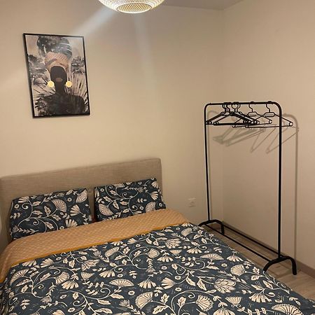 Appartement Cosy Et Bien Equipe Nanterre Eksteriør billede